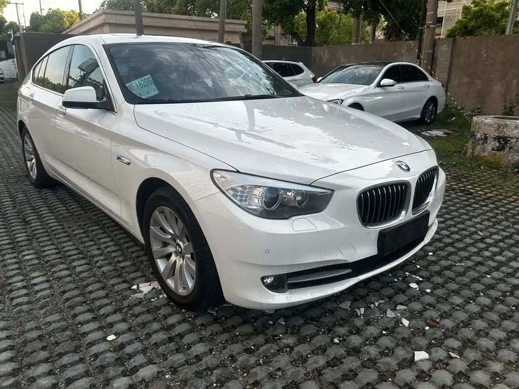 BMW 5 Series GT 5 GT 2013 535i Lead