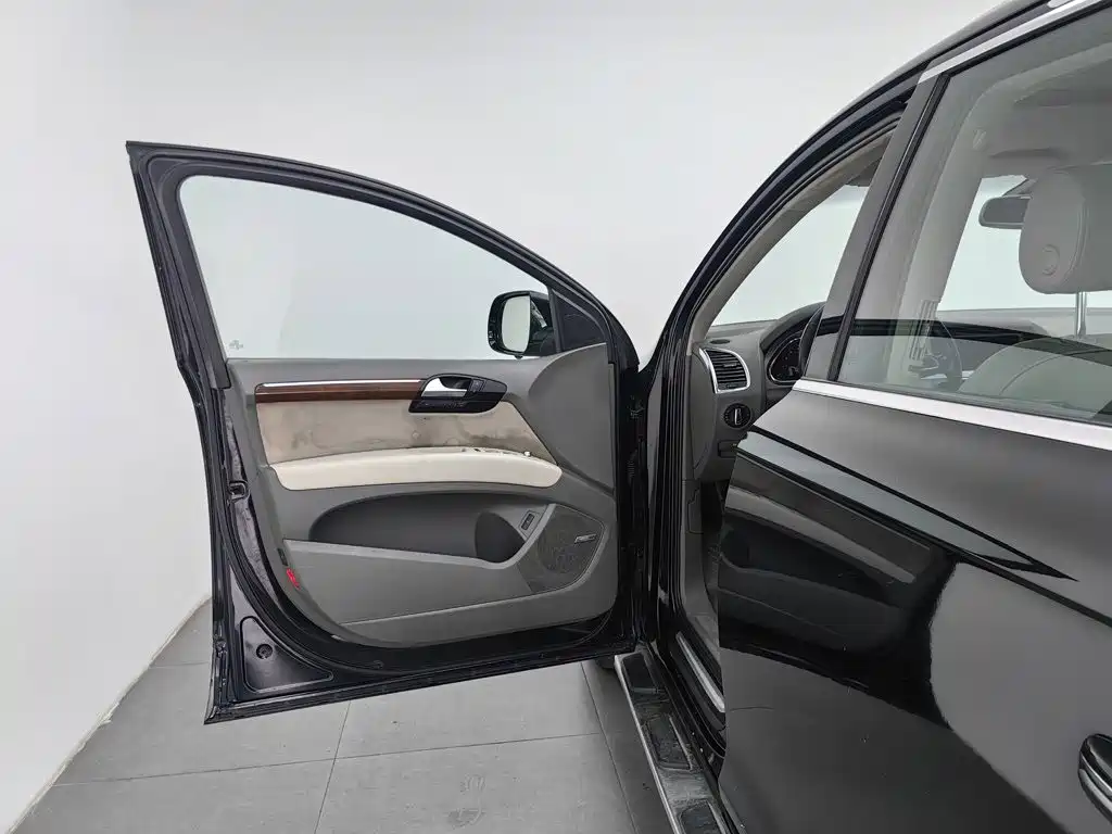 Audi Q7 — миниатюра 8