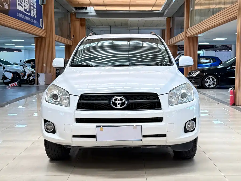 Toyota RAV4 — миниатюра 2