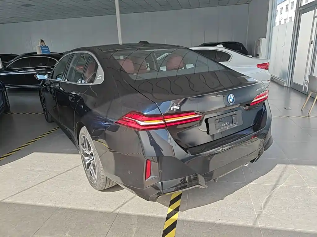 BMW i5 — миниатюра 5