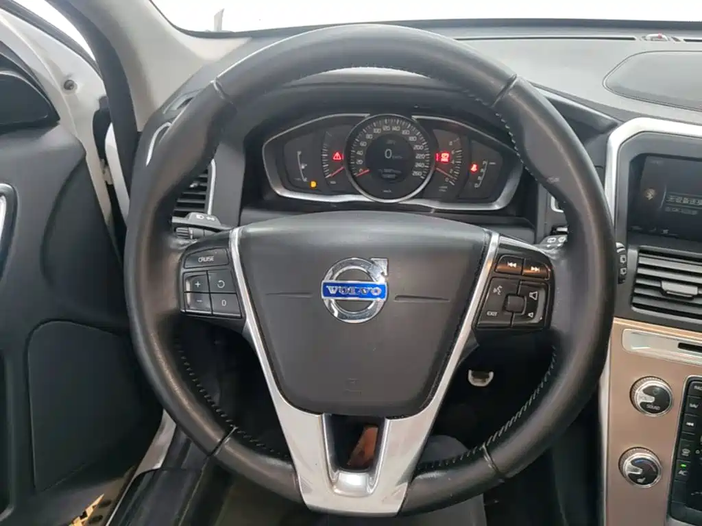 Volvo XC60 — миниатюра 11