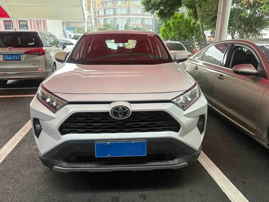 Toyota RAV4 — миниатюра 2