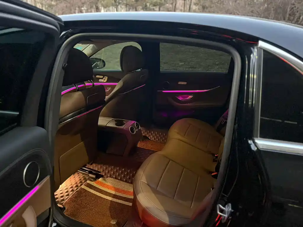 MERCEDES-BENZ E CLASS