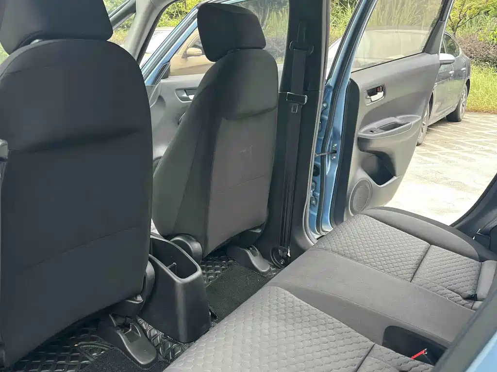 Honda Fit — миниатюра 8