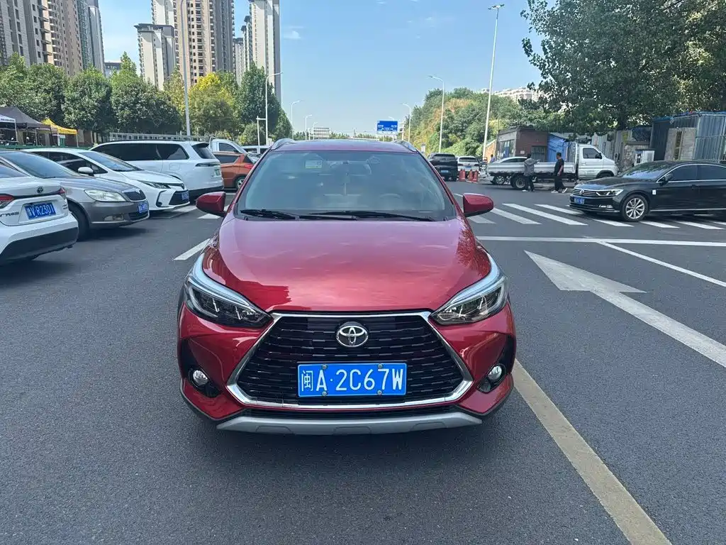 Toyota Yaris L — миниатюра 2