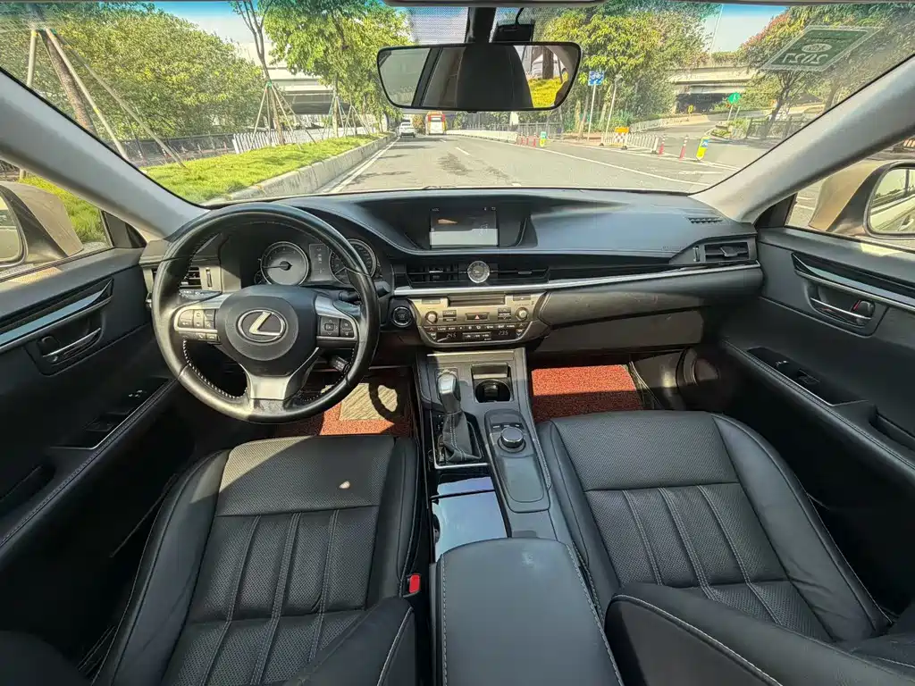 Lexus ES — миниатюра 9