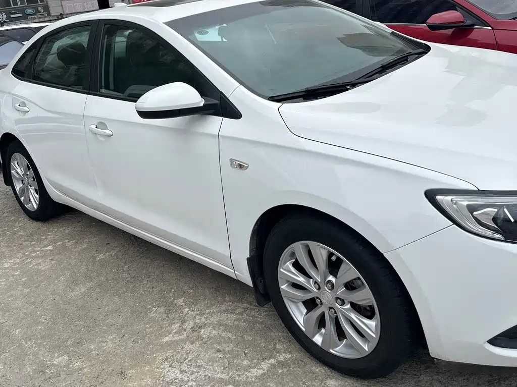 Buick Excelle — миниатюра 4
