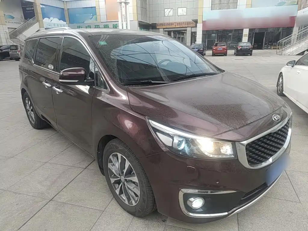 Kia Carnival — миниатюра 4