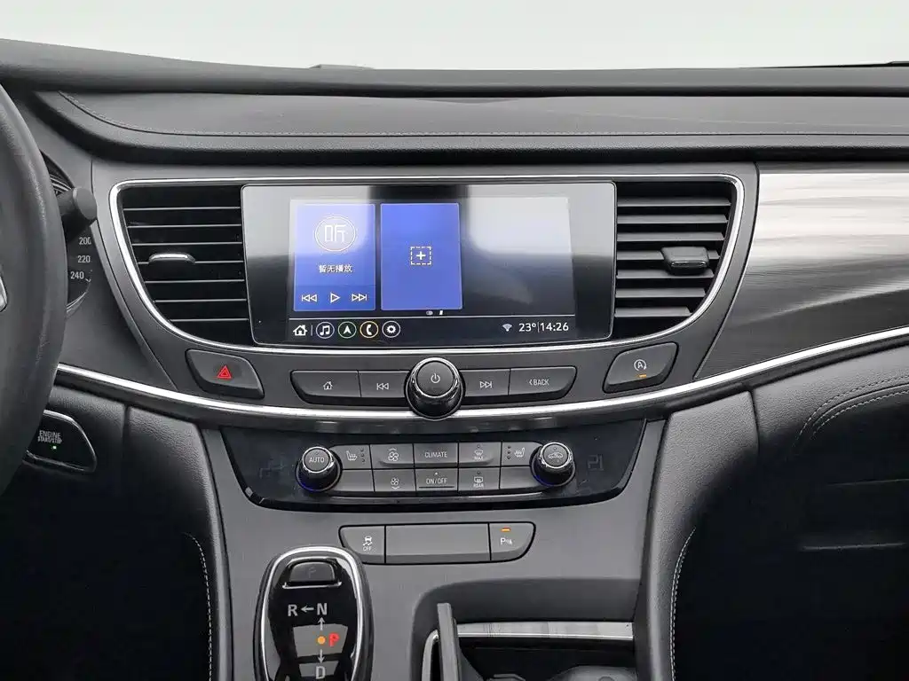 Buick LaCrosse — миниатюра 12