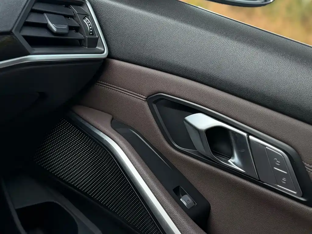 BMW 3 Series — миниатюра 12