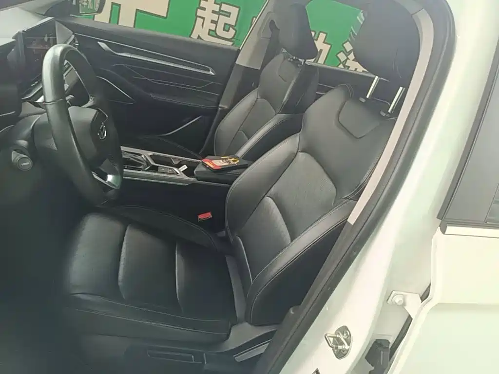 Geely Emgrand — миниатюра 15