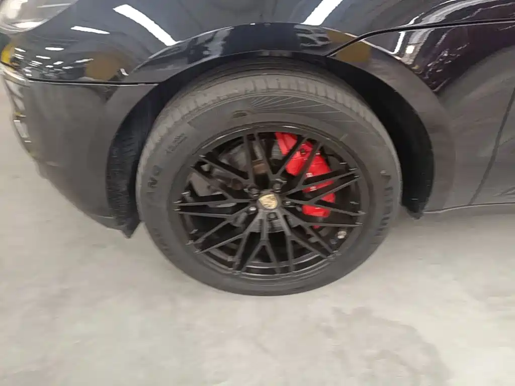 Porsche Macan — миниатюра 23