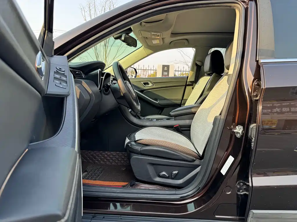 JIANGLING YUSHENG S330