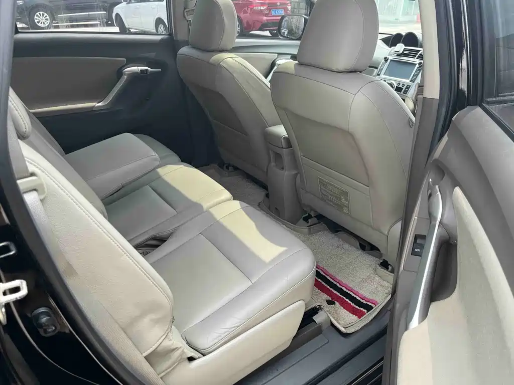 Toyota Verso — миниатюра 6