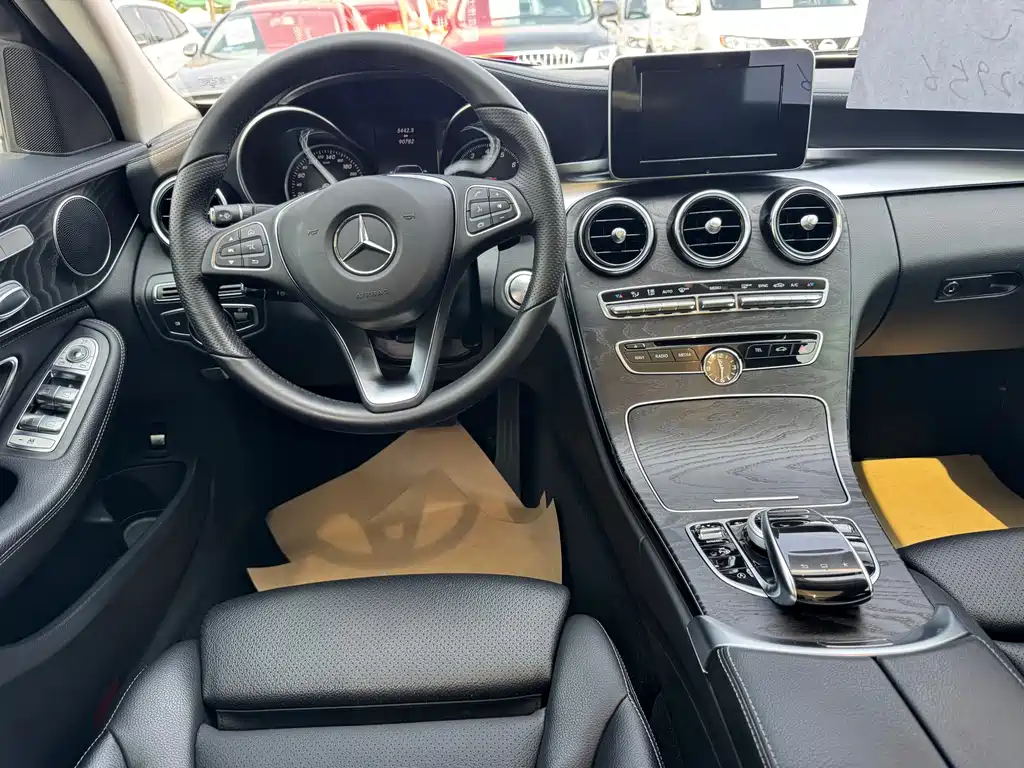 Mercedes-Benz C-Class — миниатюра 10