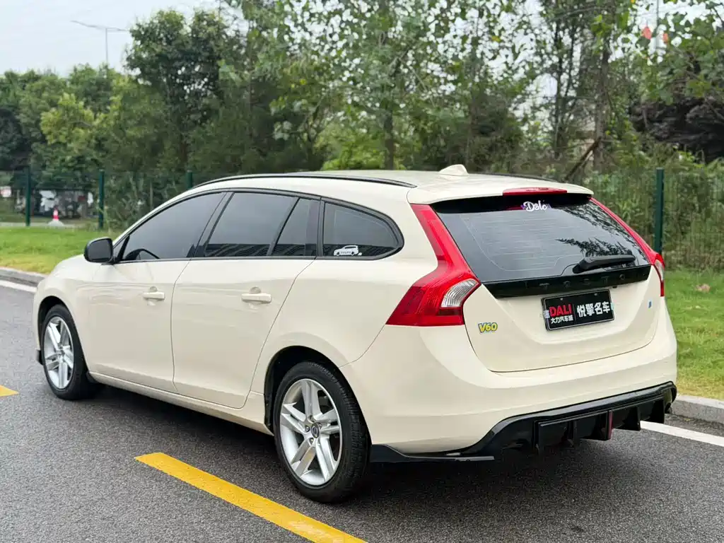 Volvo V60 — миниатюра 9