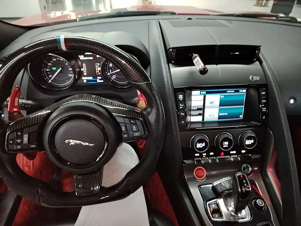 Jaguar F-TYPE — миниатюра 10