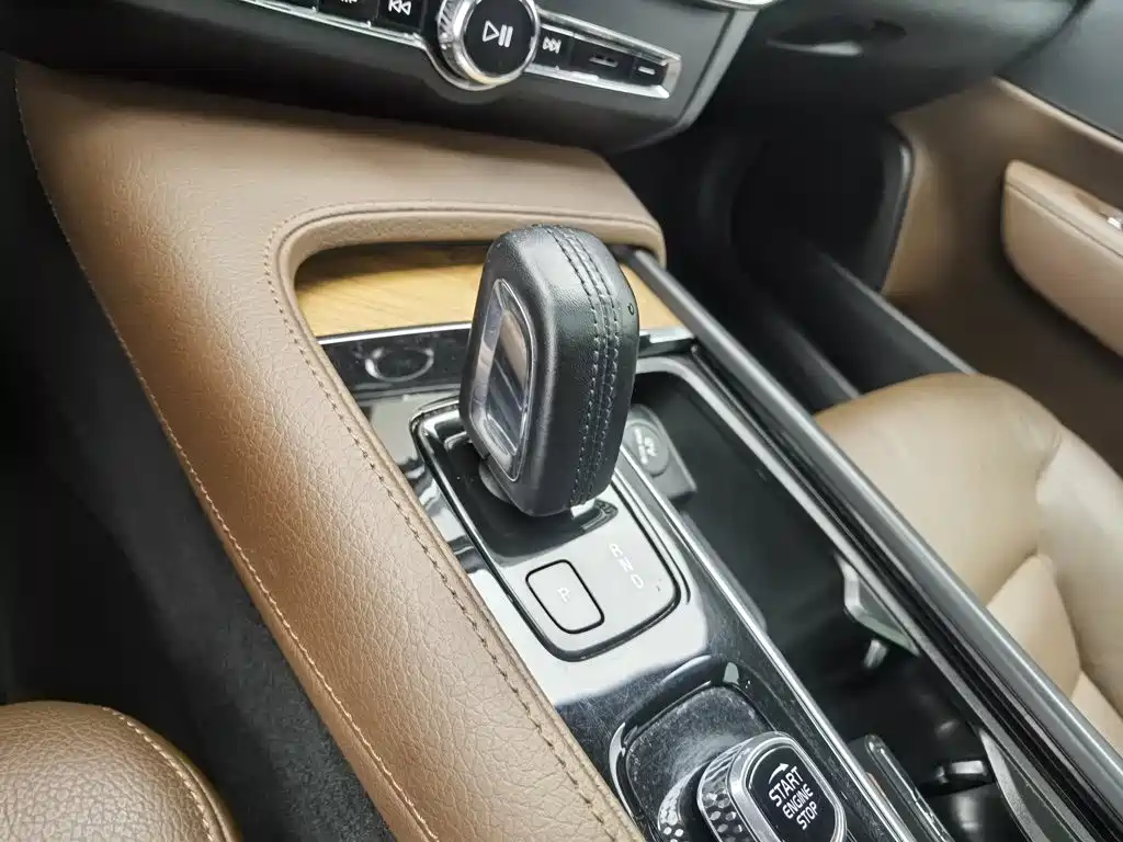 Volvo S90 — миниатюра 13