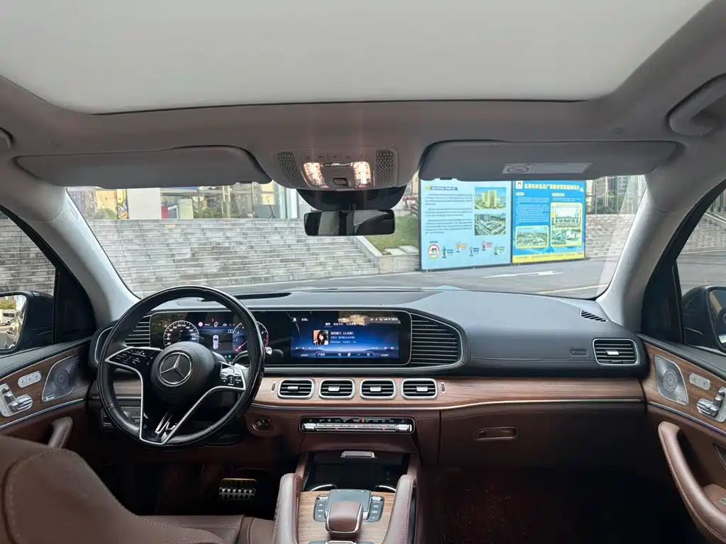 Mercedes-Benz GLS — миниатюра 12