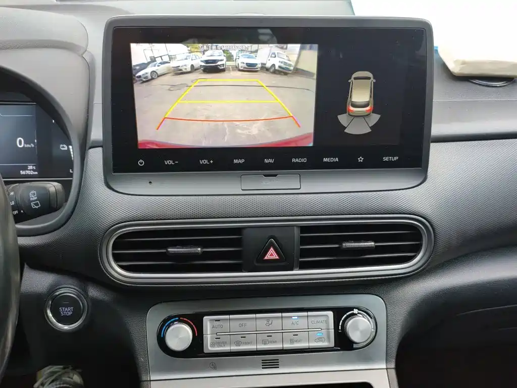 Hyundai Kona Electric — миниатюра 13