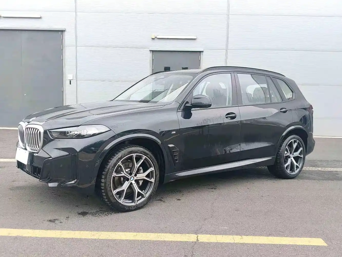 宝马X5 2023款 xDrive 30Li 尊享型M运动曜夜套装 2026
