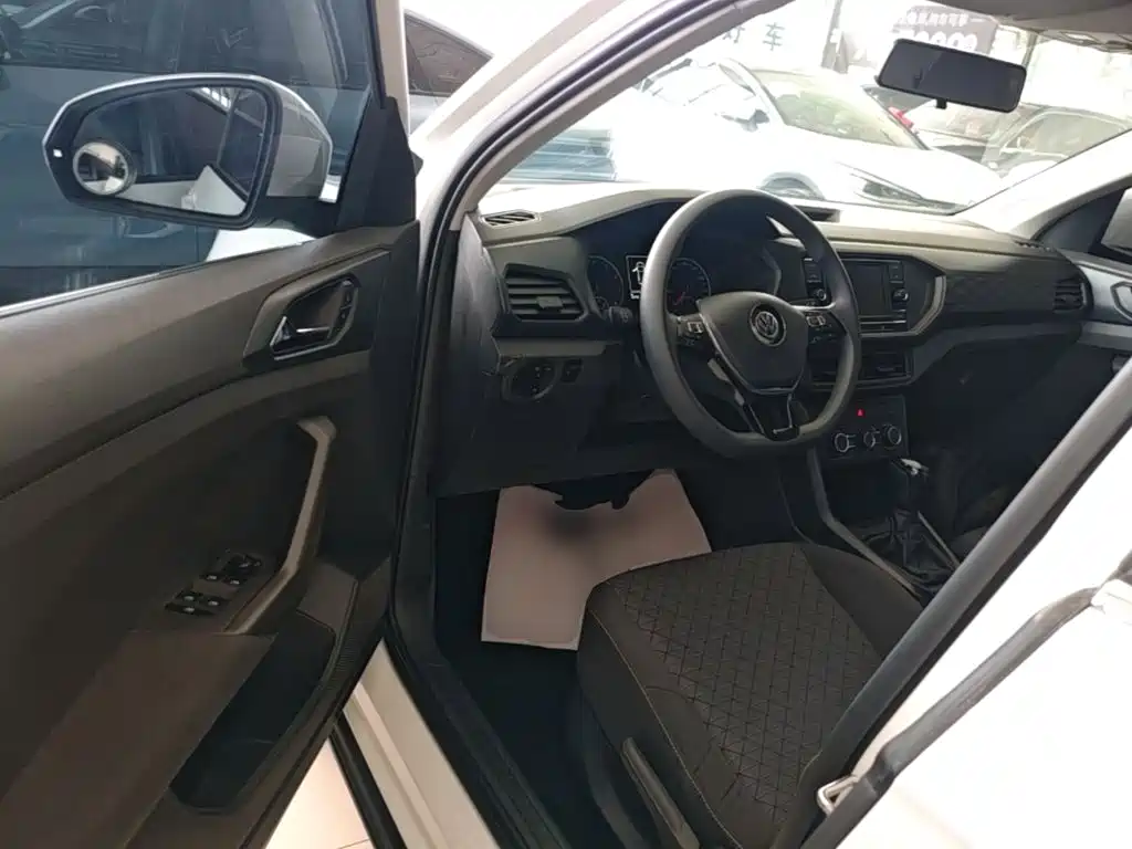 Volkswagen T-Cross — миниатюра 16