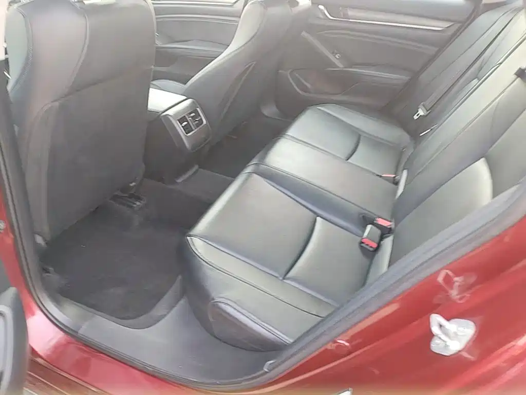 Honda Accord — миниатюра 17