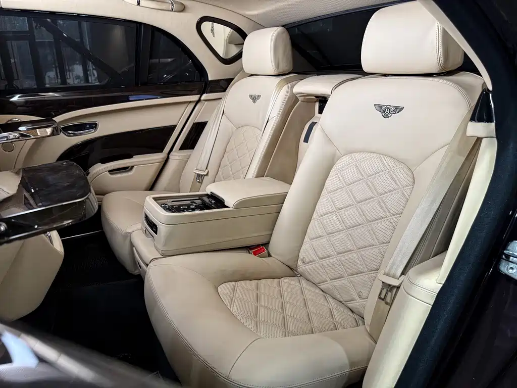 Bentley Mulsanne — миниатюра 25