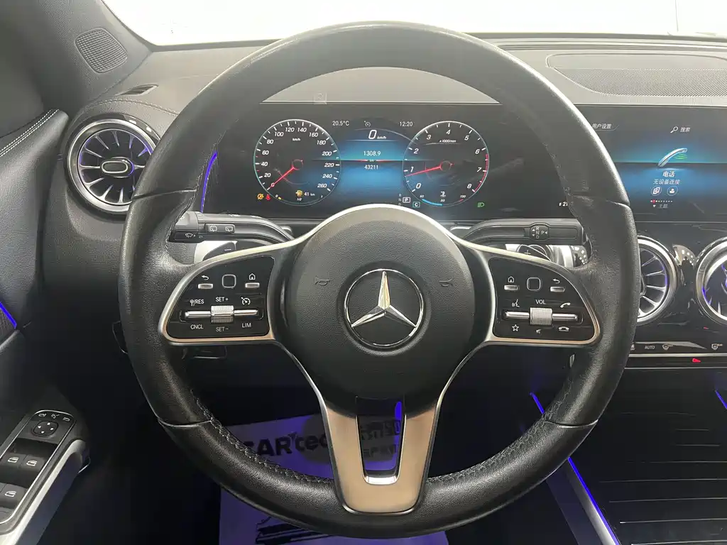 MERCEDES-BENZ GLB