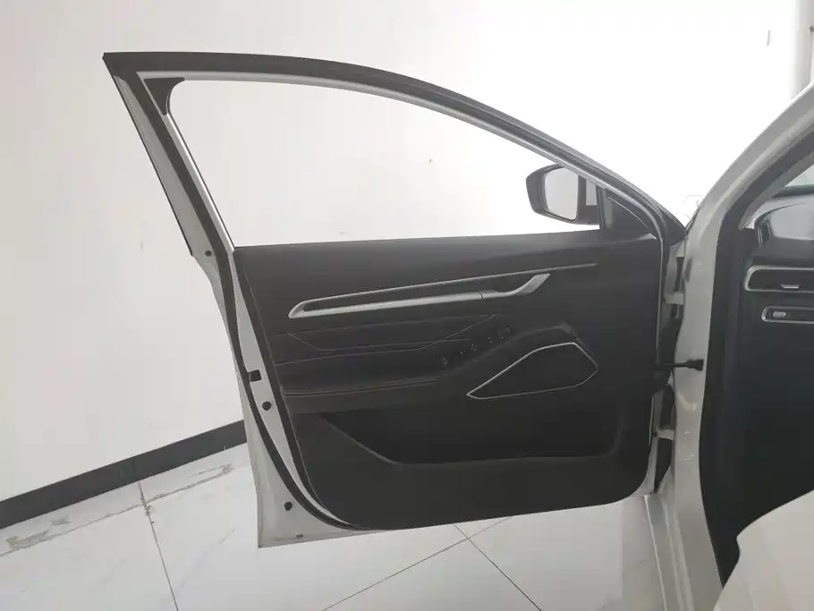 Geely Emgrand — миниатюра 7