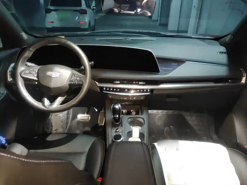 Cadillac XT4 — миниатюра 13