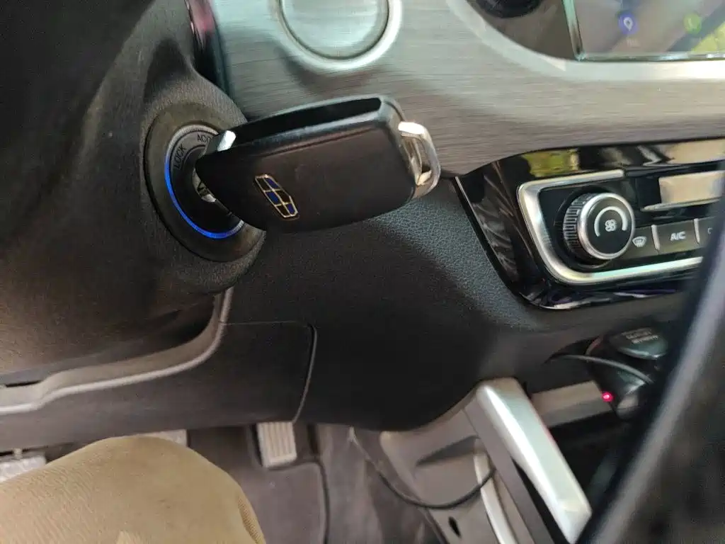 Geely Vision X3 — миниатюра 9