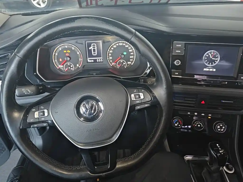 Volkswagen Sagitar — миниатюра 10