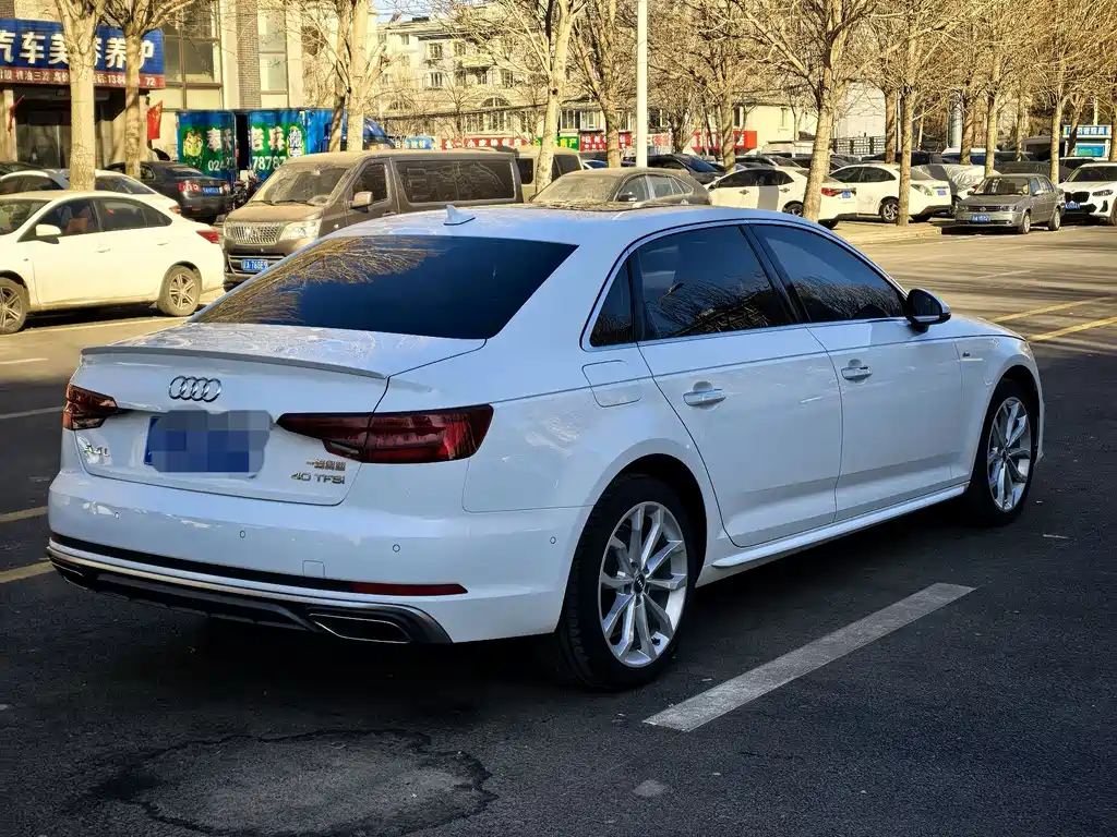 AUDI A4L