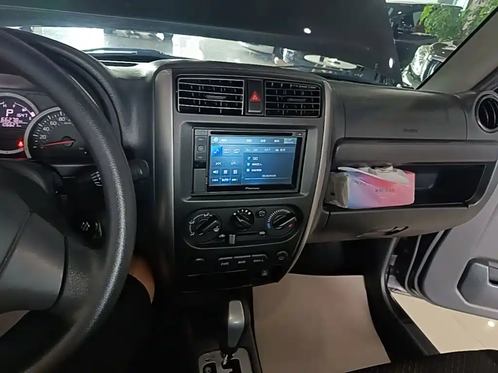 Suzuki Jimny — миниатюра 13