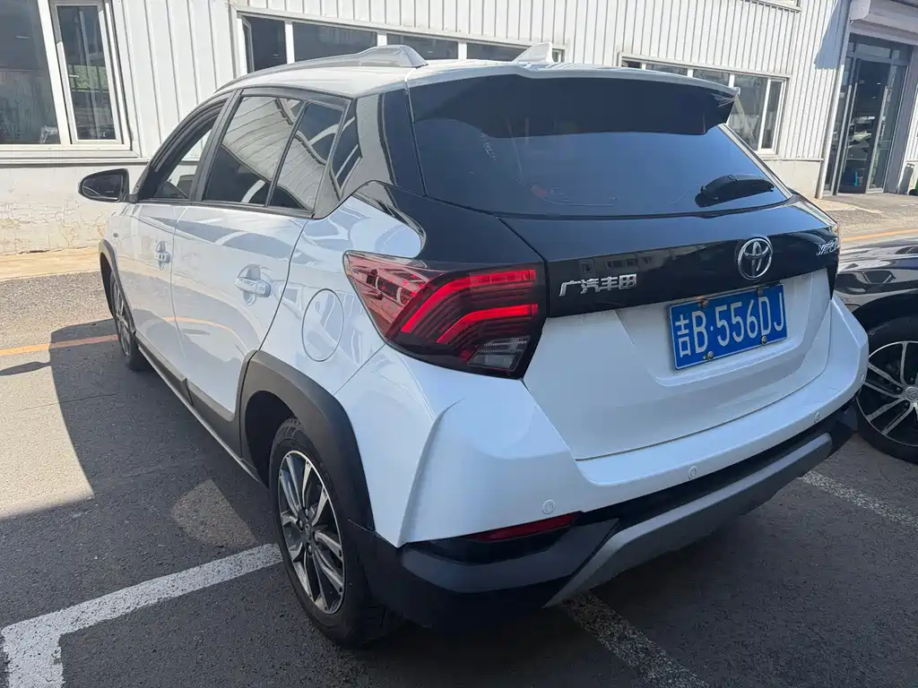 Toyota Yaris L — миниатюра 6