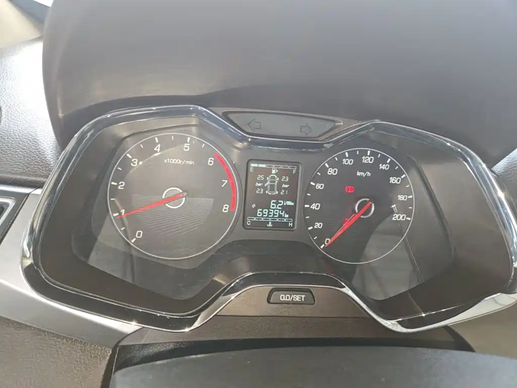 Baojun 310W — миниатюра 12
