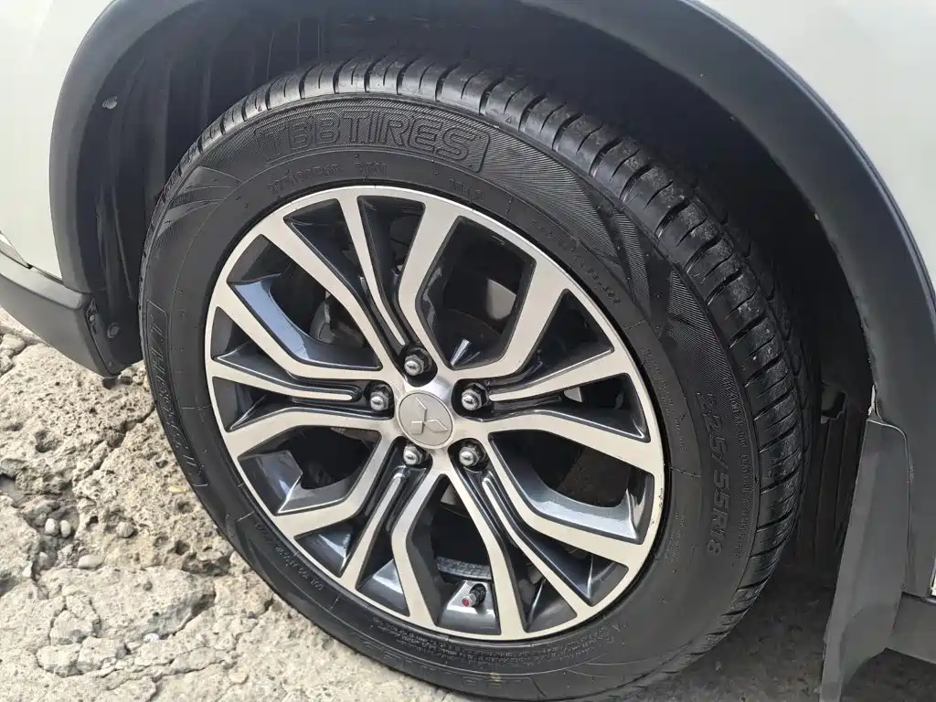 Mitsubishi Outlander — миниатюра 7
