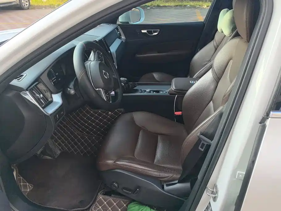 Volvo XC60 — миниатюра 9