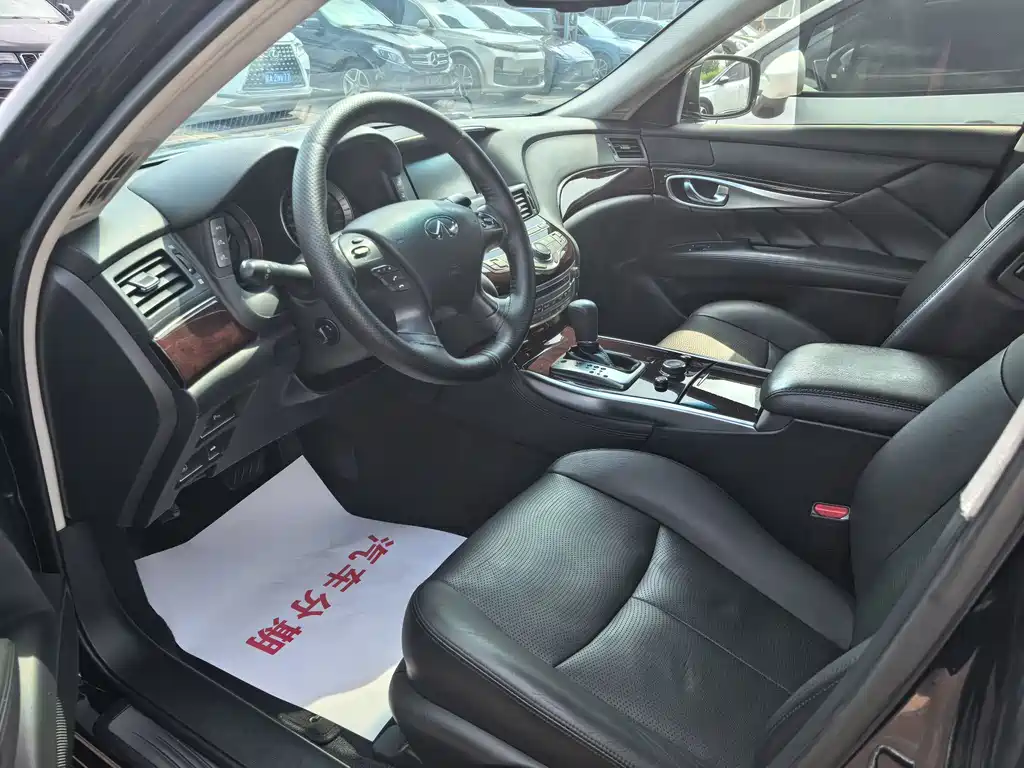 Infiniti Q70 — миниатюра 7