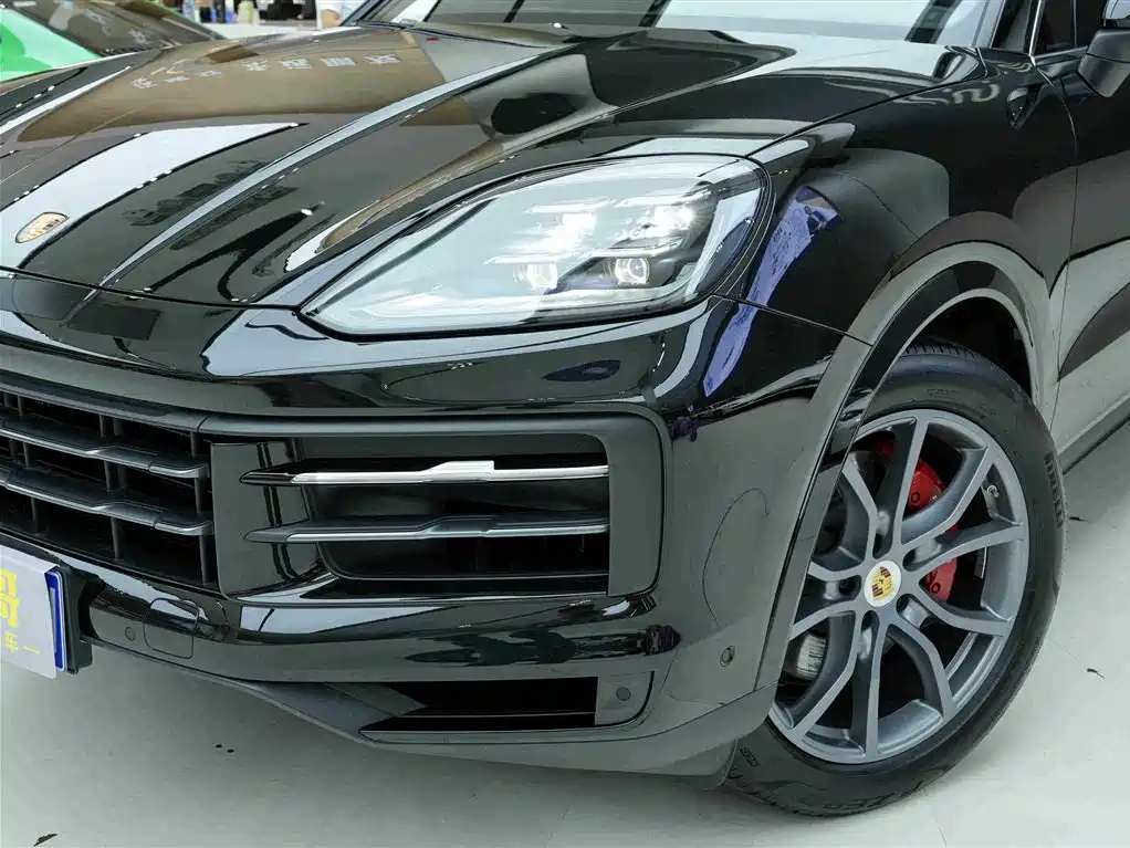 Porsche Cayenne — миниатюра 21