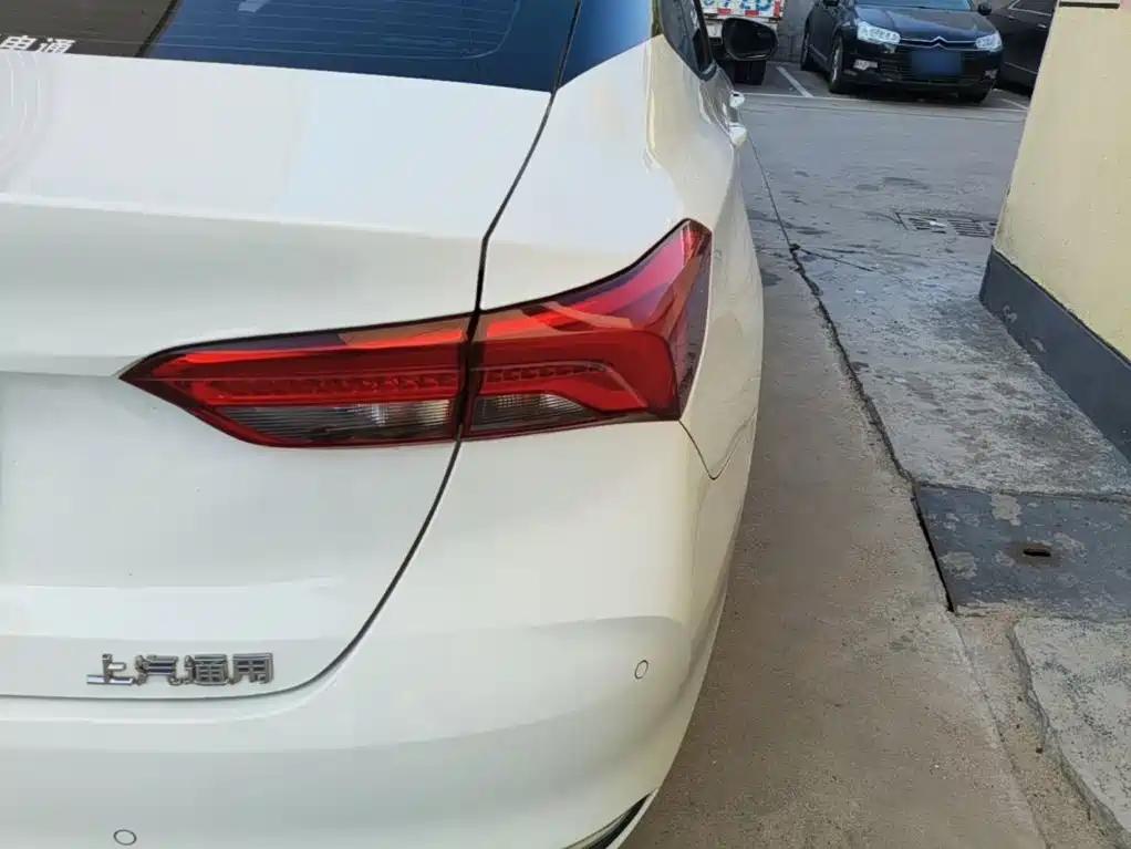 Buick Verano — миниатюра 8