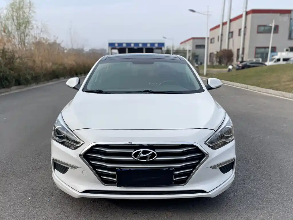 Hyundai Mistra 1.8L Auto Intelligent GLS CN-V