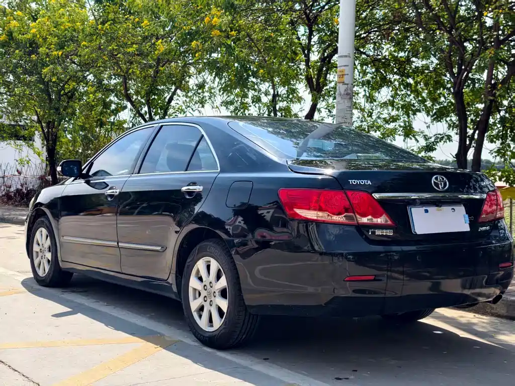 Toyota Camry — миниатюра 6