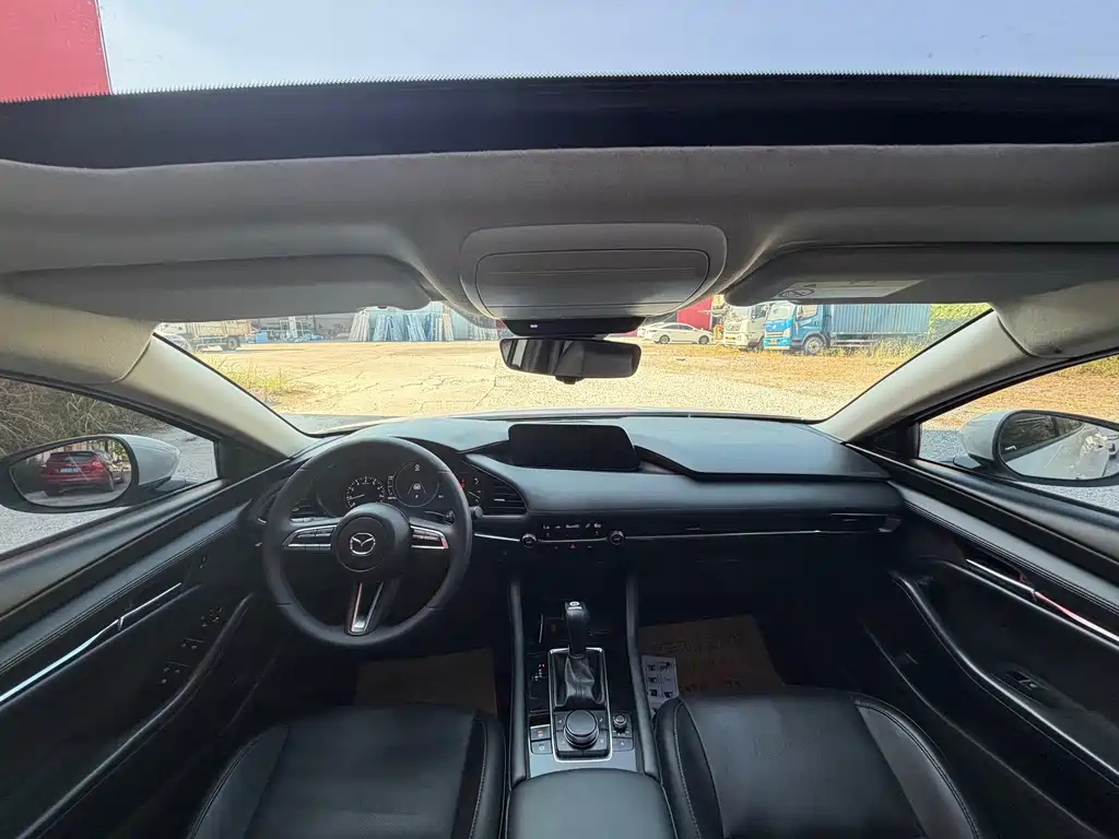 Mazda 3 Axela — миниатюра 8