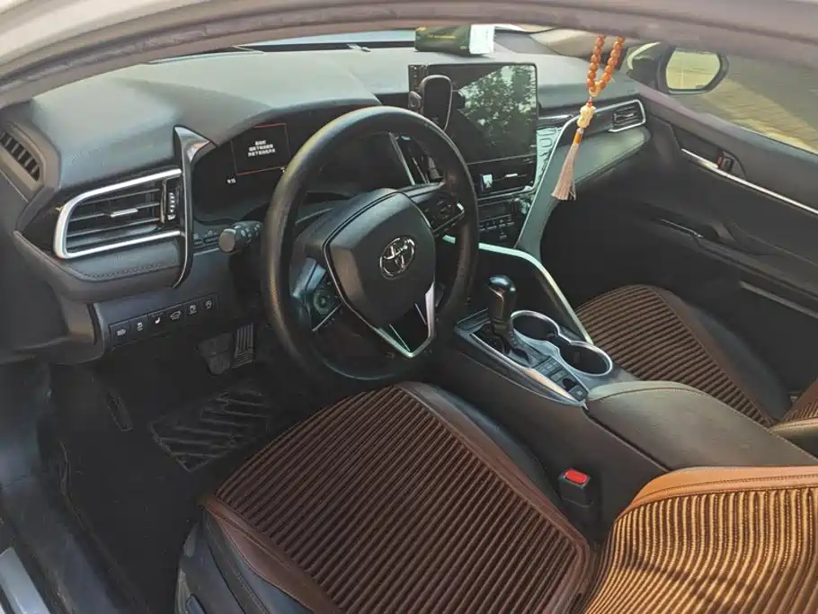 Toyota Camry — миниатюра 12