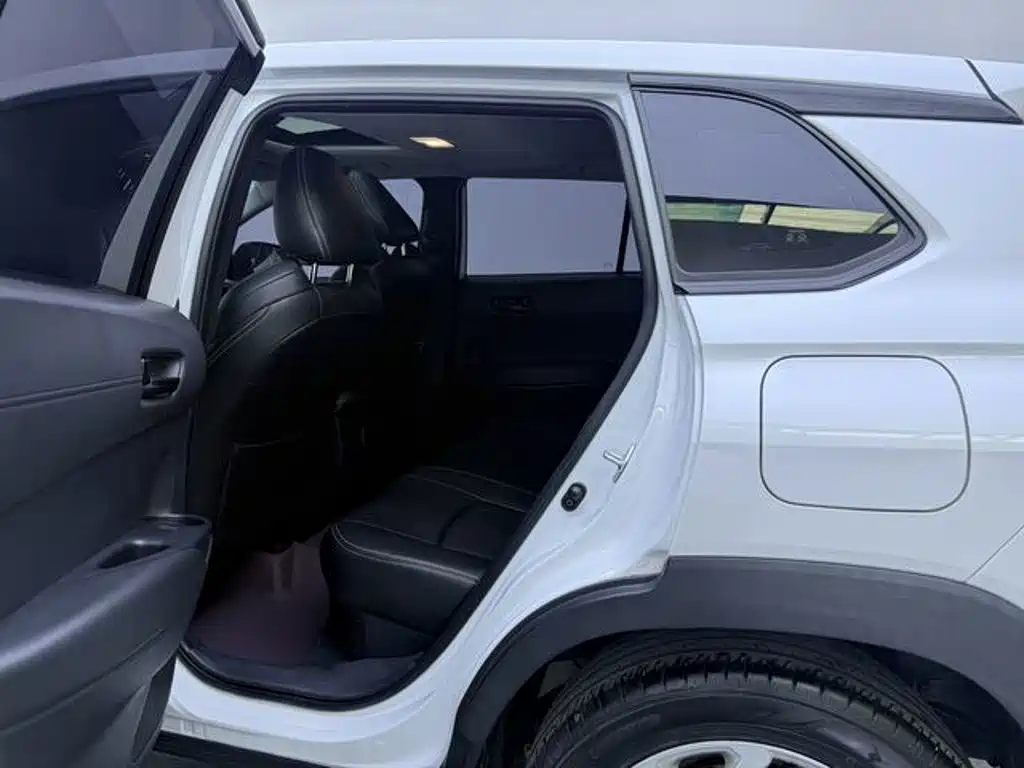 Toyota Frontlander — миниатюра 13