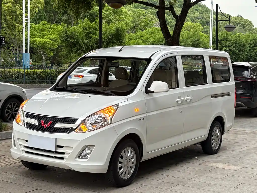 Wuling Rongguang V 2018