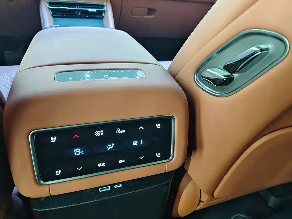 BYD Tang L — миниатюра 10