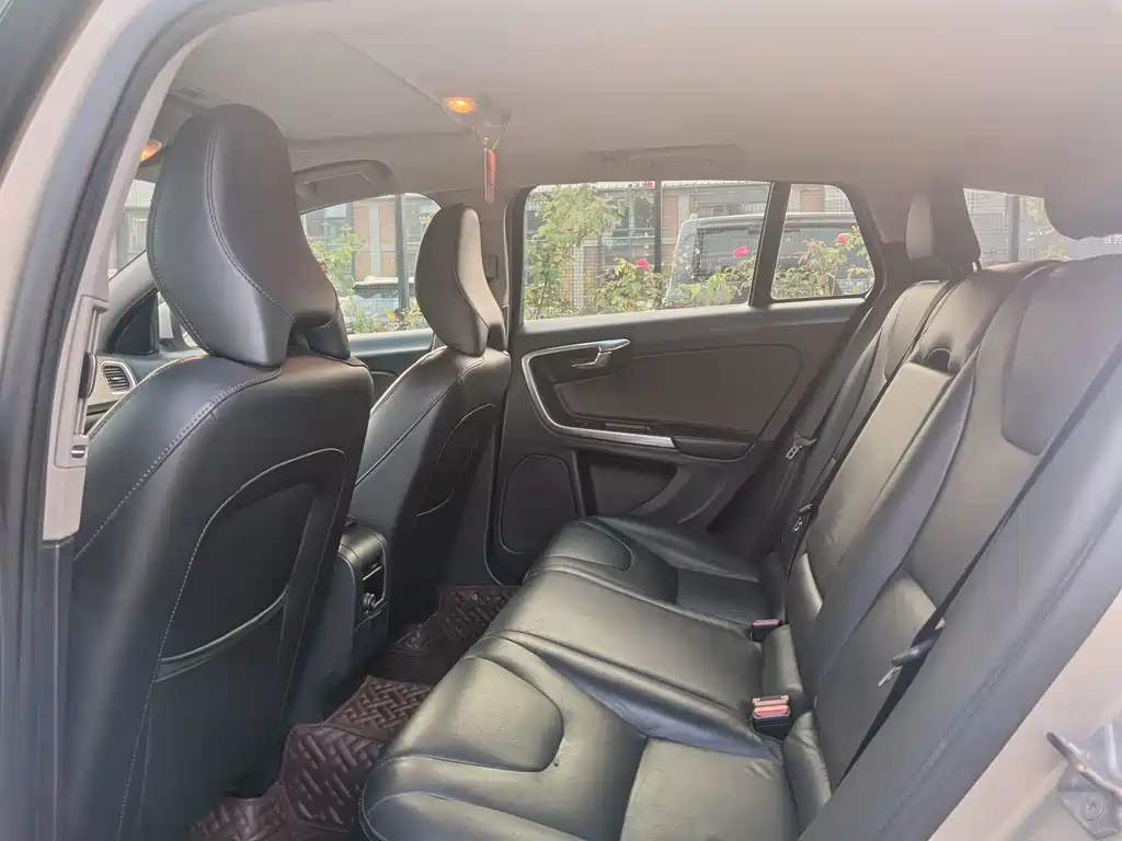 Volvo V60 — миниатюра 16